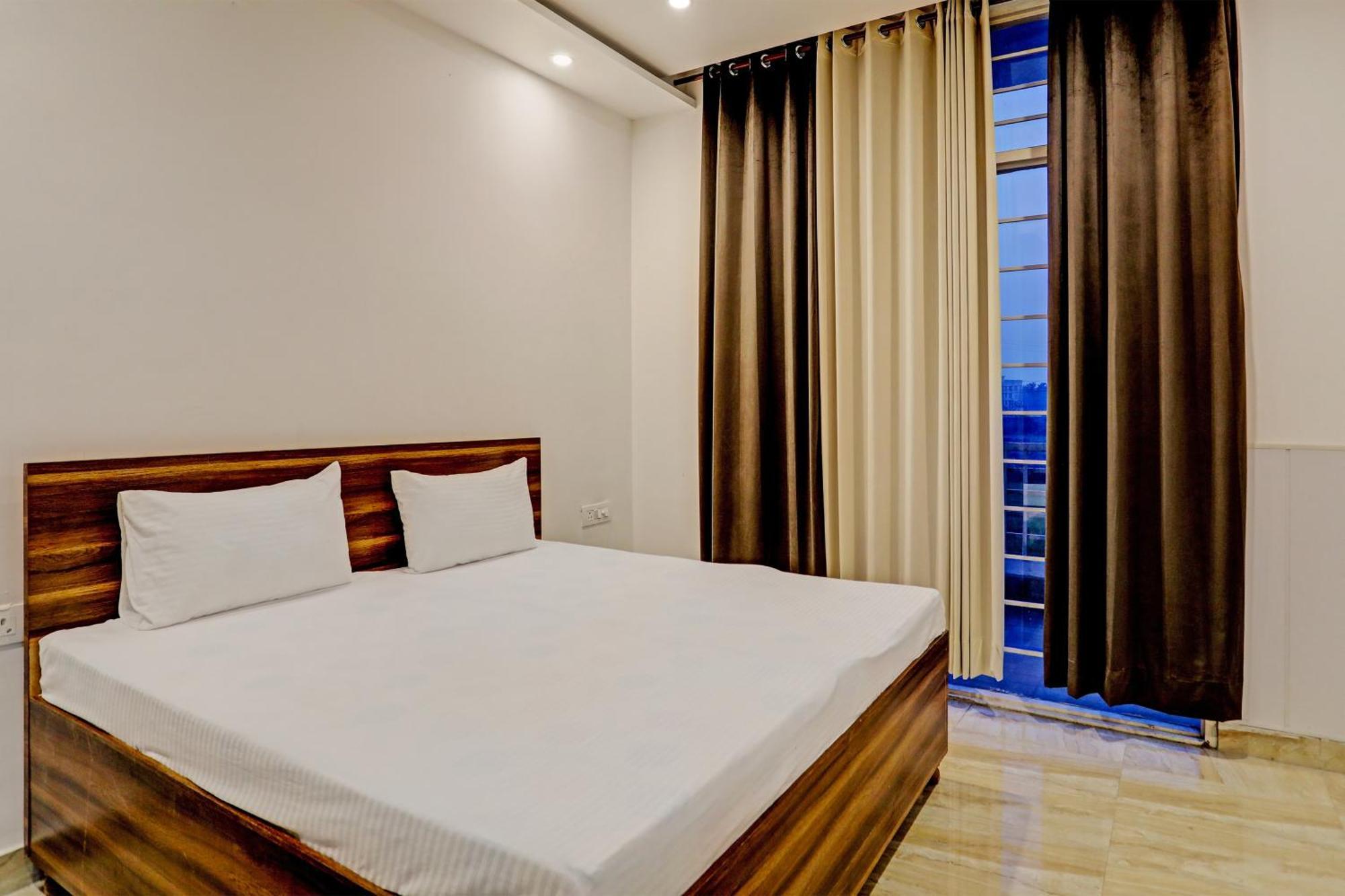 Oyo Home Green View Appartments Beas Екстер'єр фото