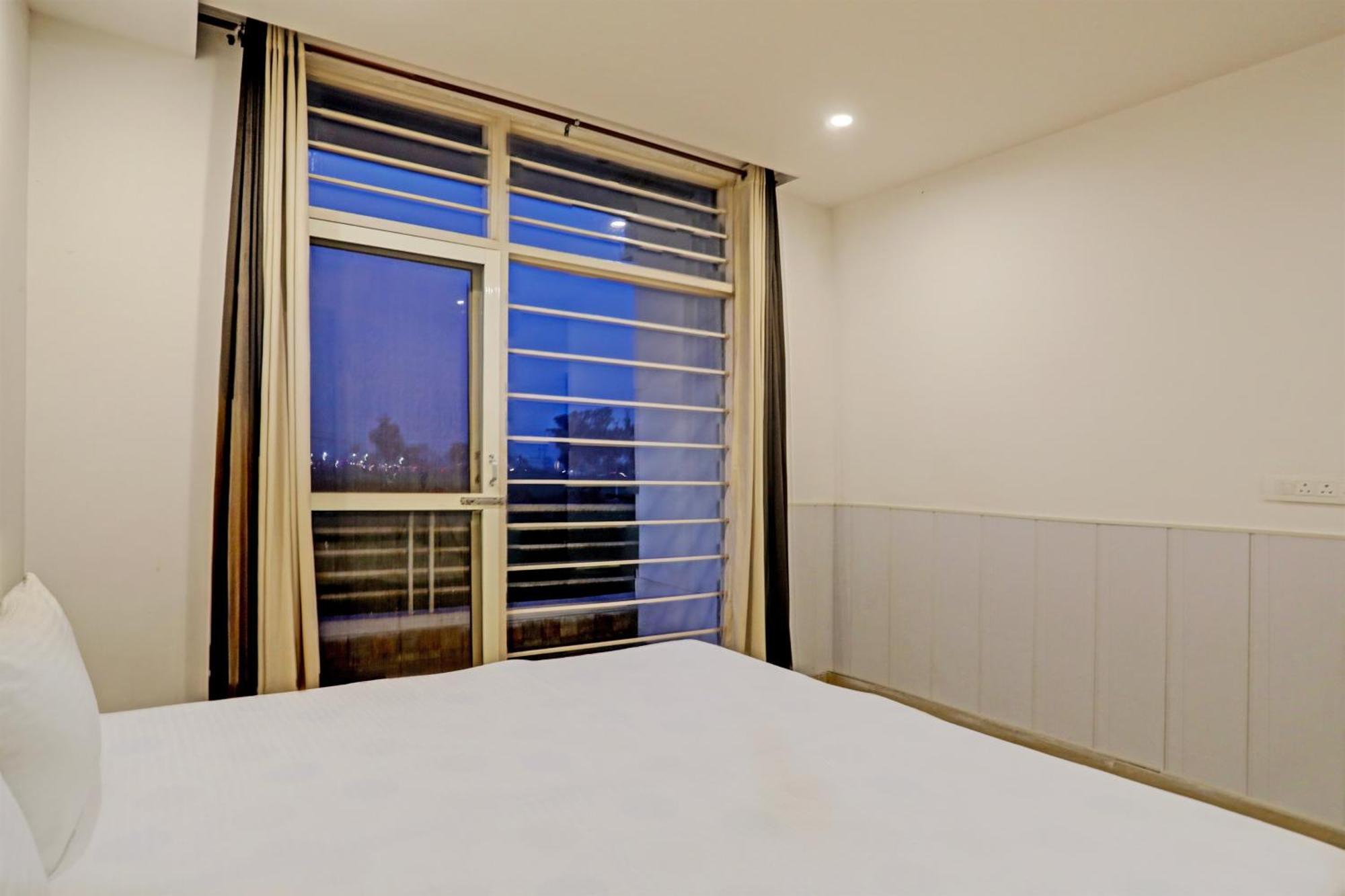 Oyo Home Green View Appartments Beas Екстер'єр фото
