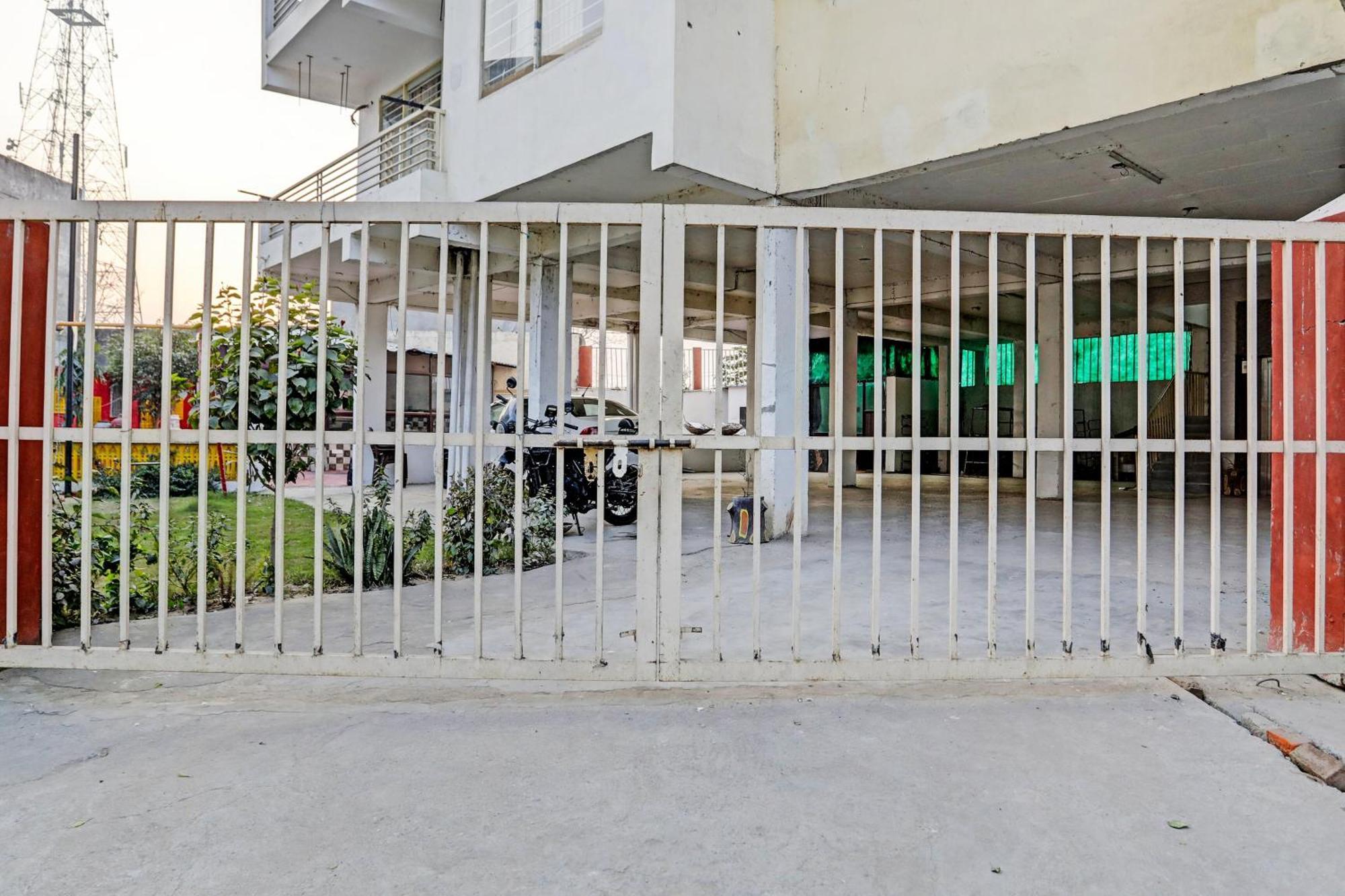 Oyo Home Green View Appartments Beas Екстер'єр фото